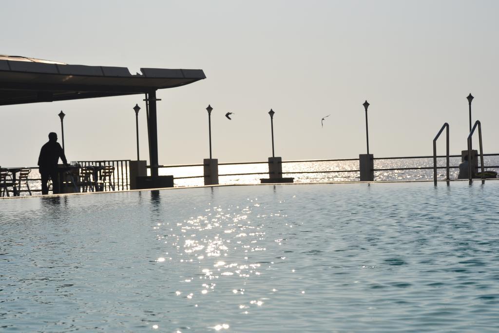 Sea Rock Inn Daman Esterno foto
