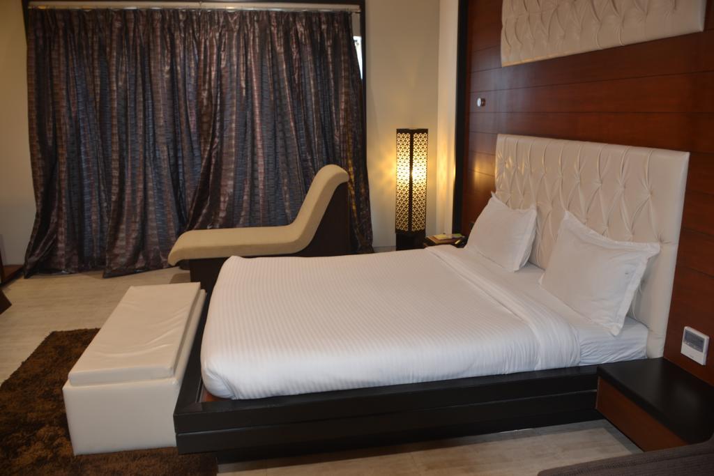 Sea Rock Inn Daman Esterno foto