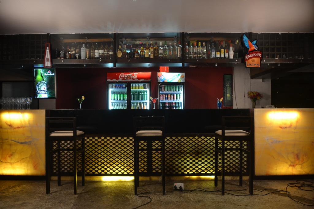 Sea Rock Inn Daman Esterno foto
