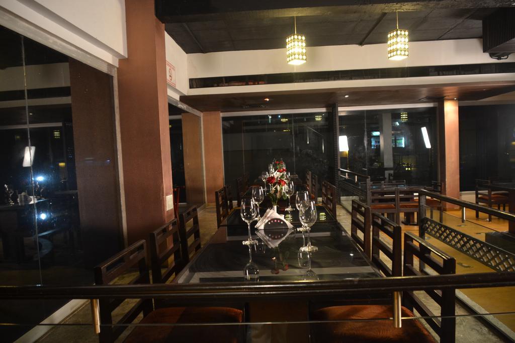 Sea Rock Inn Daman Esterno foto