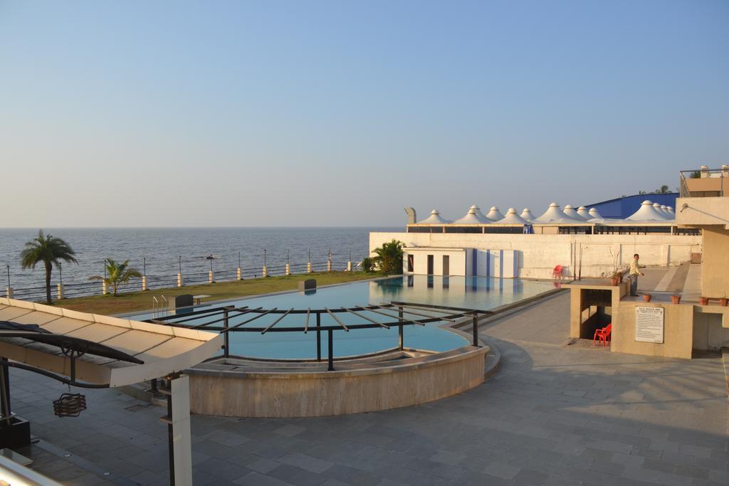 Sea Rock Inn Daman Esterno foto