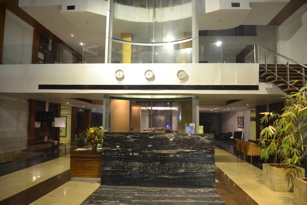 Sea Rock Inn Daman Esterno foto