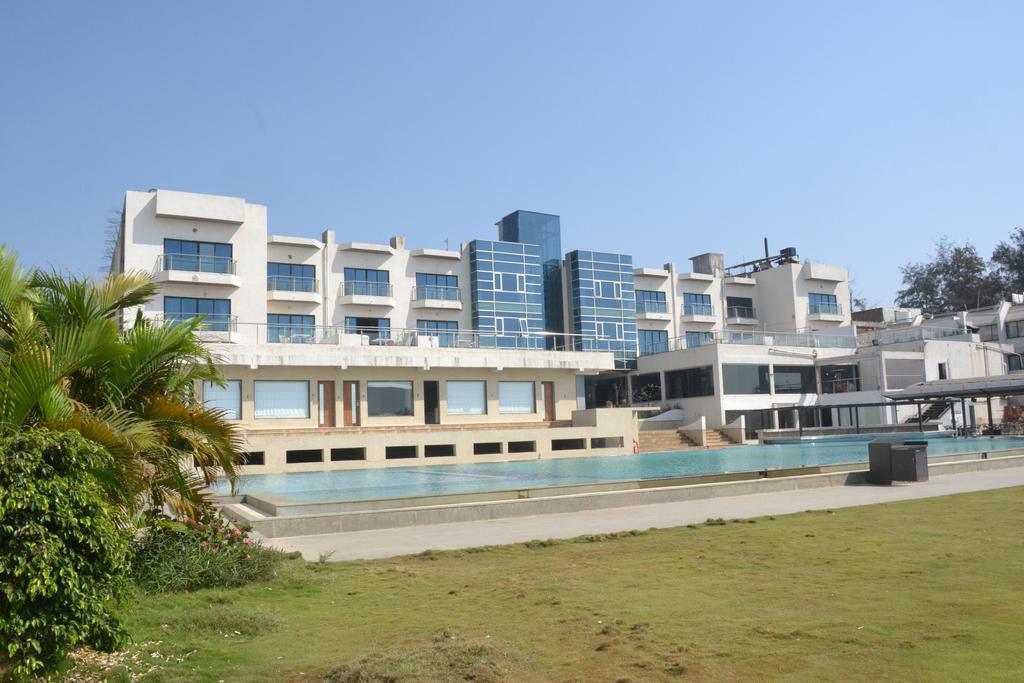 Sea Rock Inn Daman Esterno foto